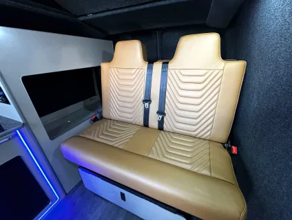 Volkswagen T5.1 LWB  2012