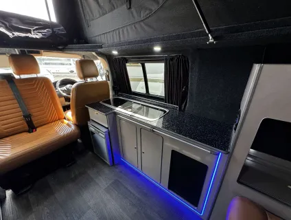 Volkswagen T5.1 LWB  2012