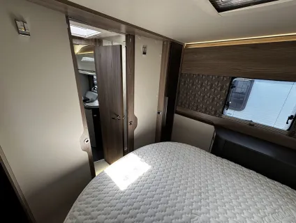 Swift Escape 694  2024