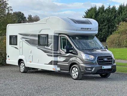Swift  Voyager 475 2026