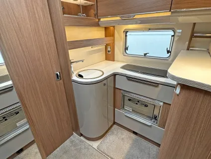 Burstner  Ixeo IT 680 G 2017