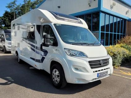 Swift Escape 684 2019
