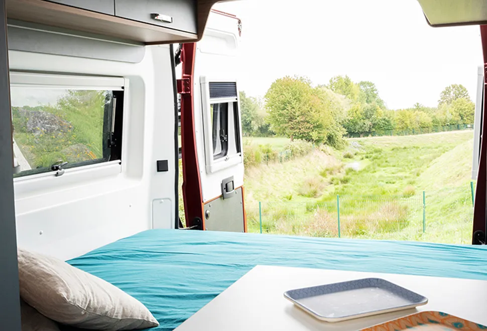 Fixed single beds layout