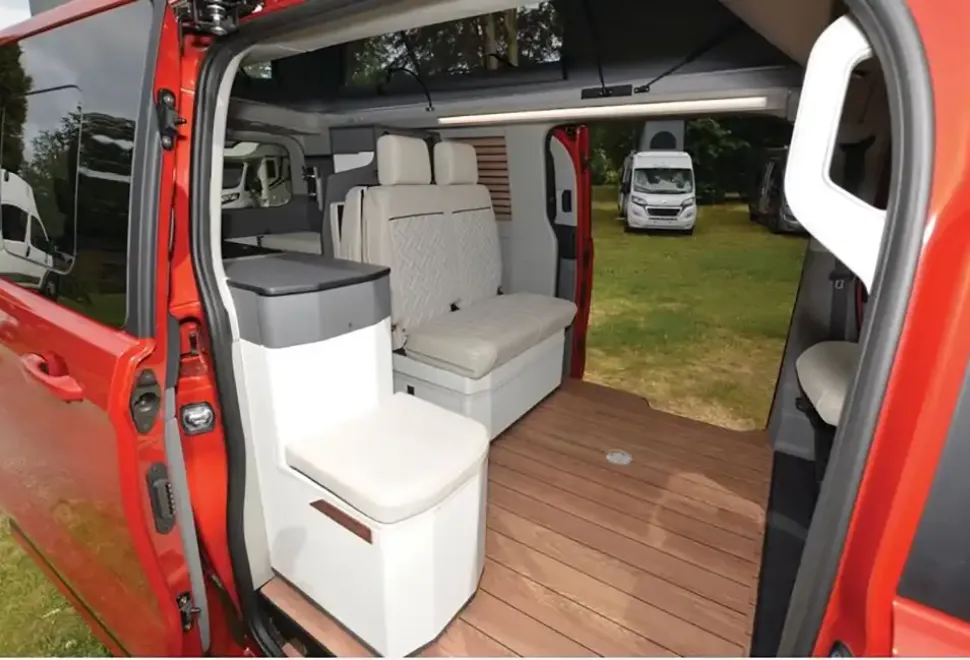 Dreamer Cap Land rising roof campervan interior
