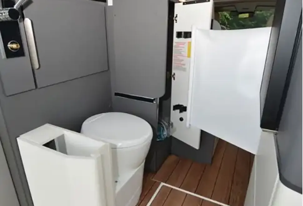 Dreamer Cap Land rising roof campervan toilet