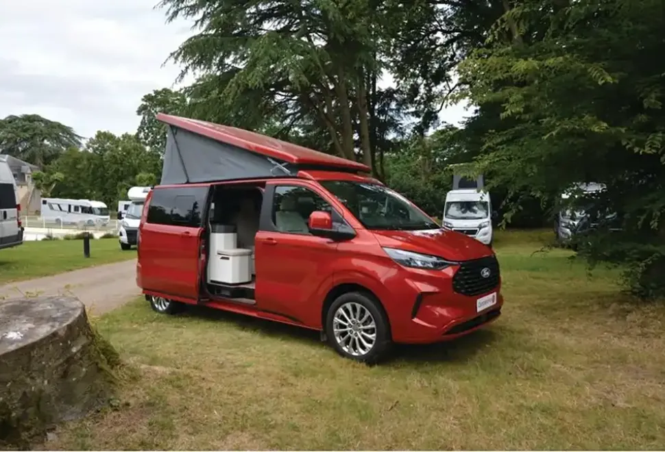 Dreamer Cap Land rising roof campervan