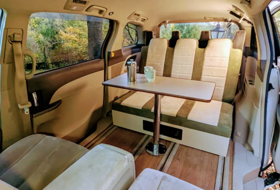 Hybrid campervan diner