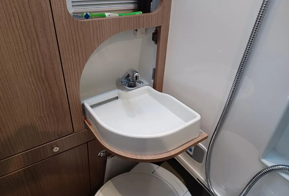 2025 Malibu Genius Performance 4x4 campervan washroom