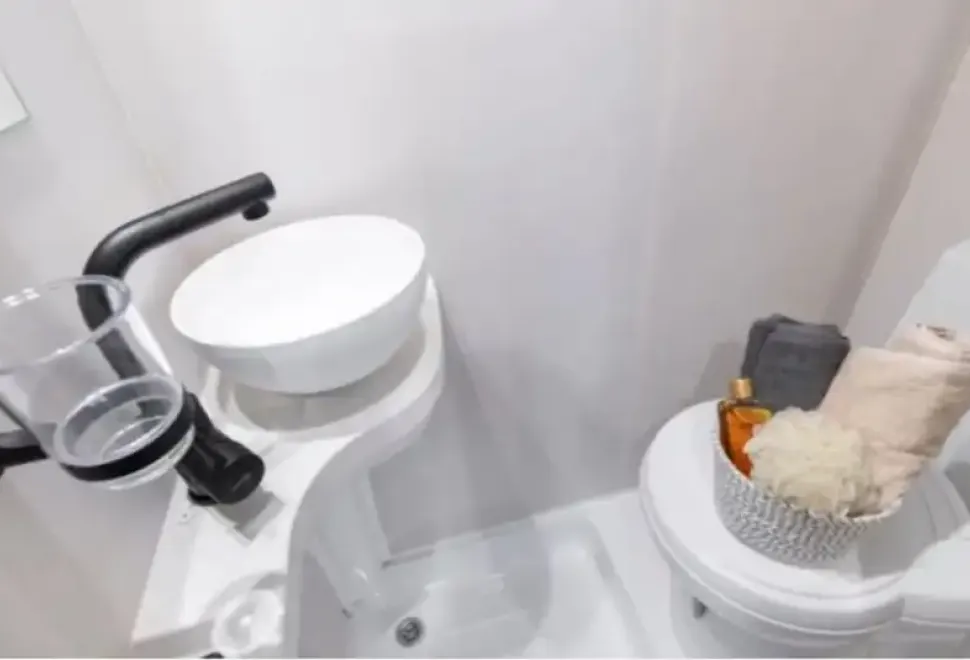 Xplore XC Lite caravan washroom