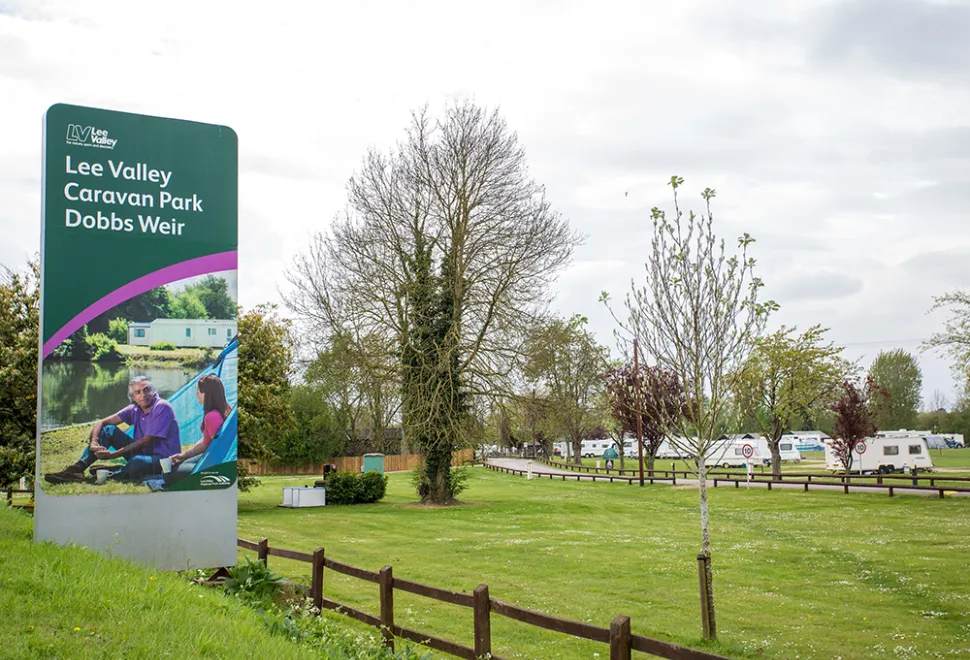 lee-valley-dobbs-weir-campsite-image-6