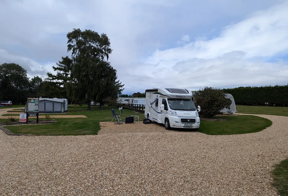 low-farm-park-campsite-image-6