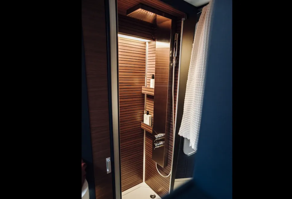Laika Kreos L 5009 MB shower