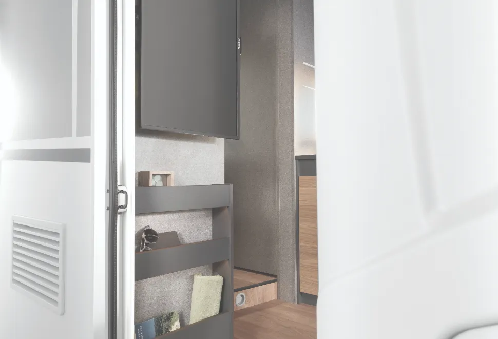 Dethleffs Trend I 7057 EBL 2025 A-class storage by door