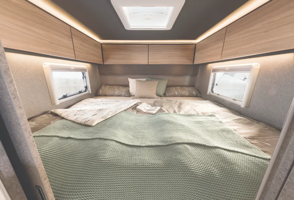 Dethleffs Trend I 7057 EBL 2025 A-class double bed option