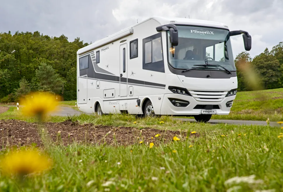 On the road in the PhoeniX Top Liner 9000 BMLX