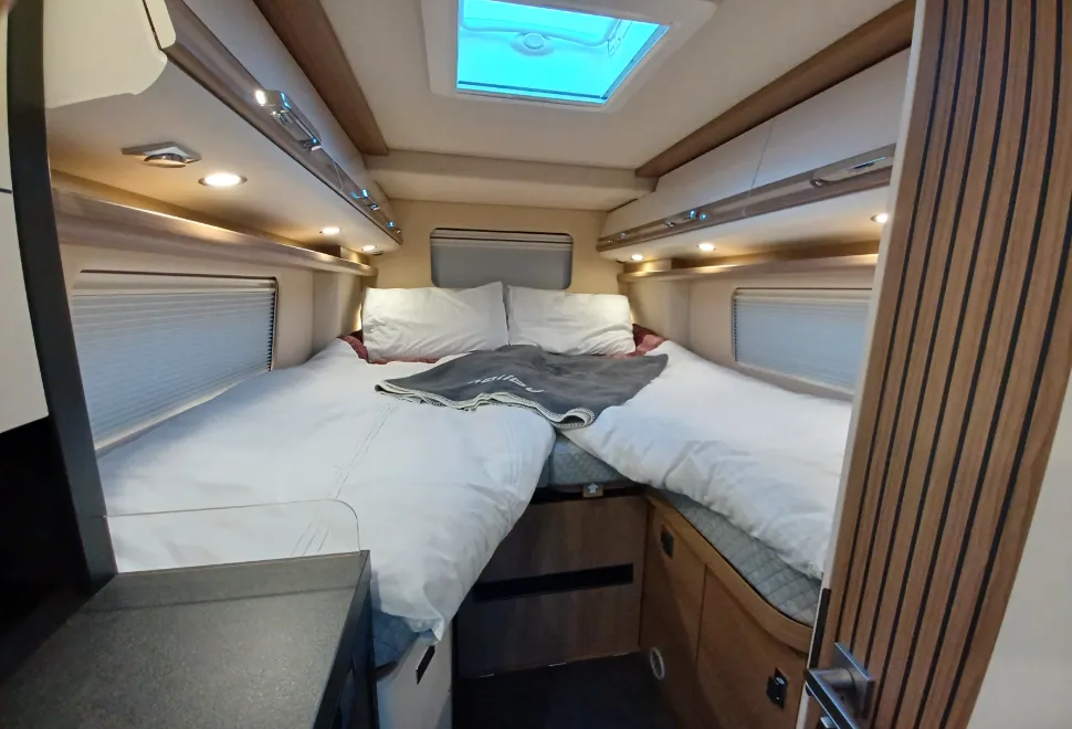 Rear single beds
