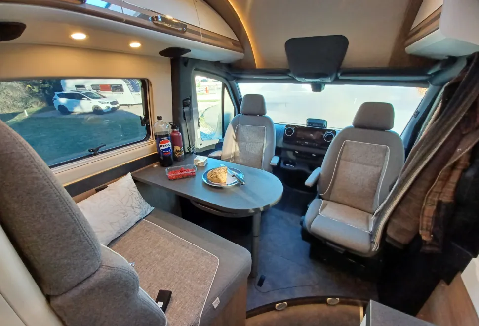 Half-dinette lounge