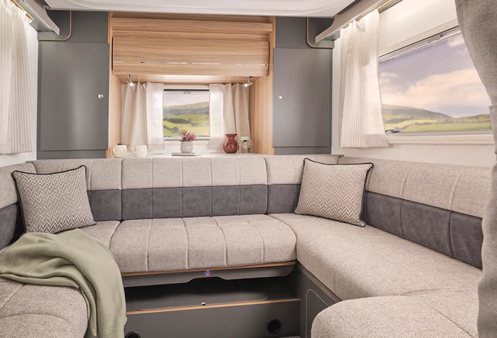 Bailey Adamo XL-DL rear lounge