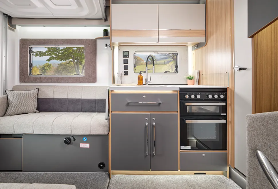 Kitchen in Bailey Adamo XL-I and XL-T