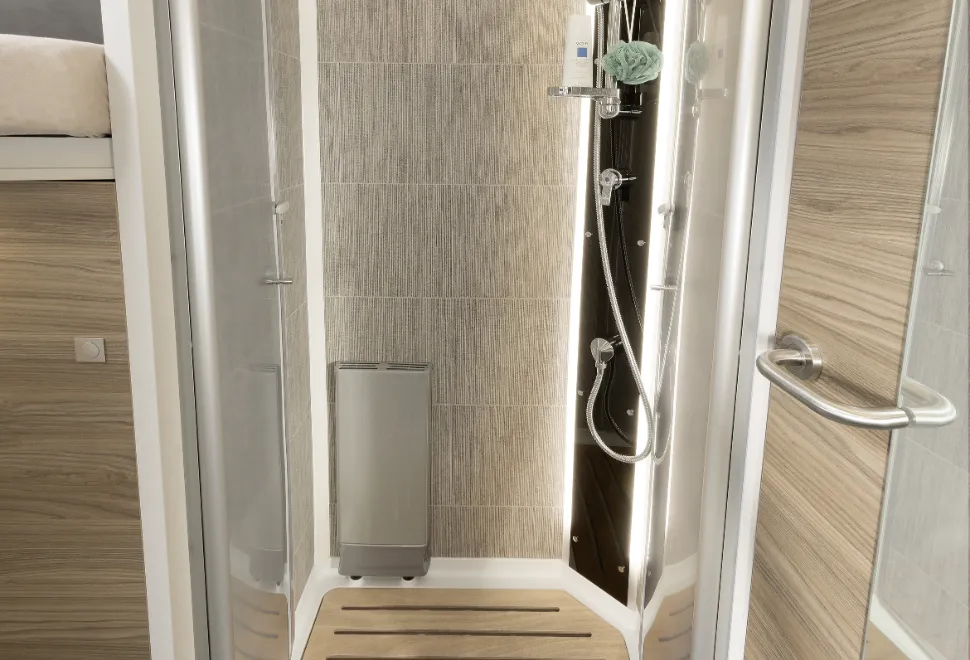 Dethleffs Alpa A 6820-2 shower