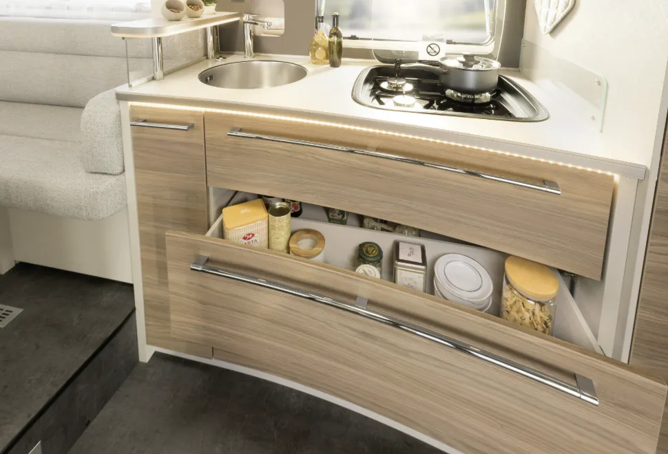 Dethleffs Alpa A 6820-2 kitchen