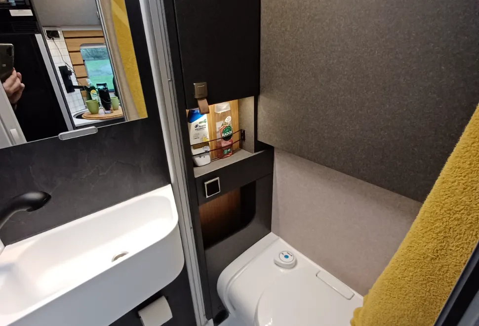 Hymer ML-T 570 Xperience bathroom