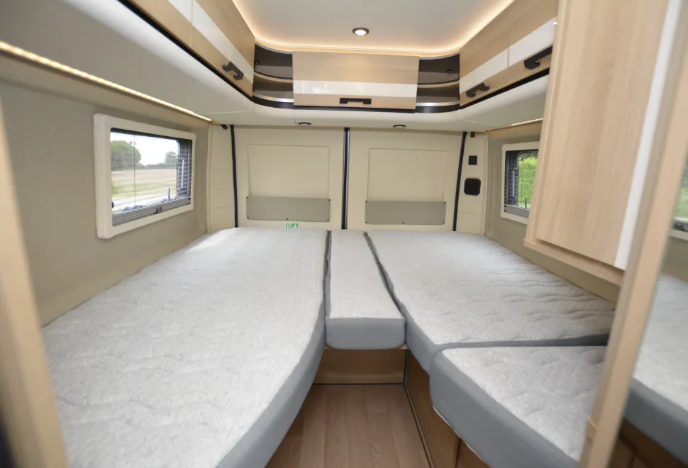 Dreamer D68 Up Saphir single beds