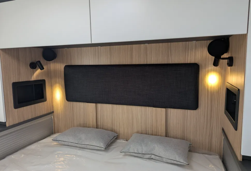 You can sit up in bed here