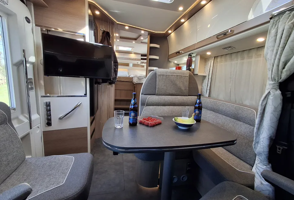 Malibu T450 RB-LE Lightweight - from cab showing lounge