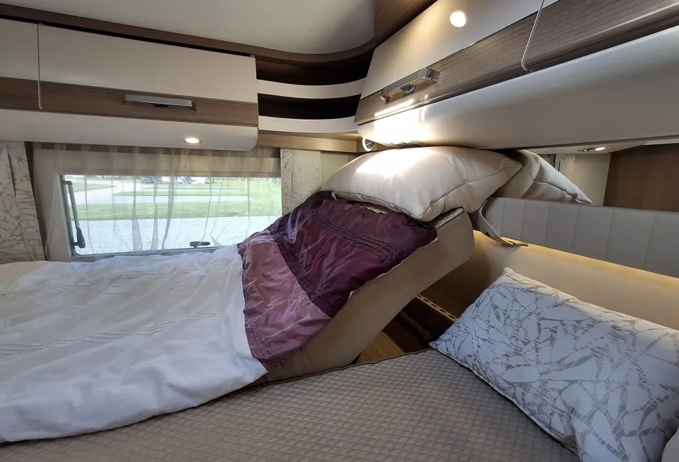 Malibu T450 RB-LE Lightweight - the head of the bed can be lifted