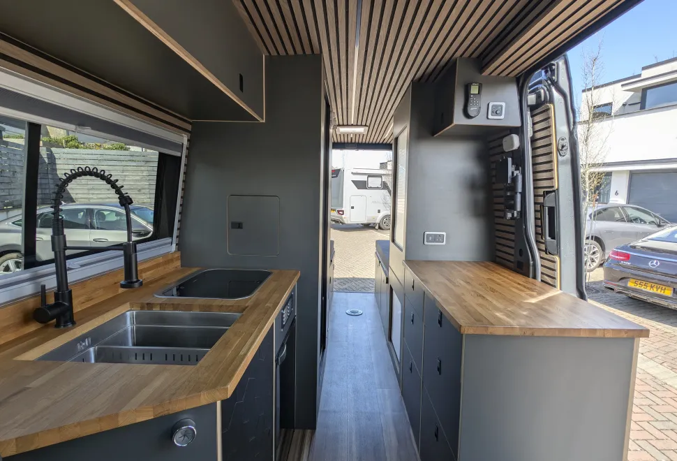  2022 LWB VW Crafter