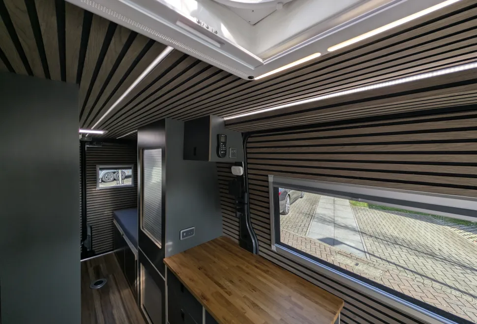  2022 LWB VW Crafter