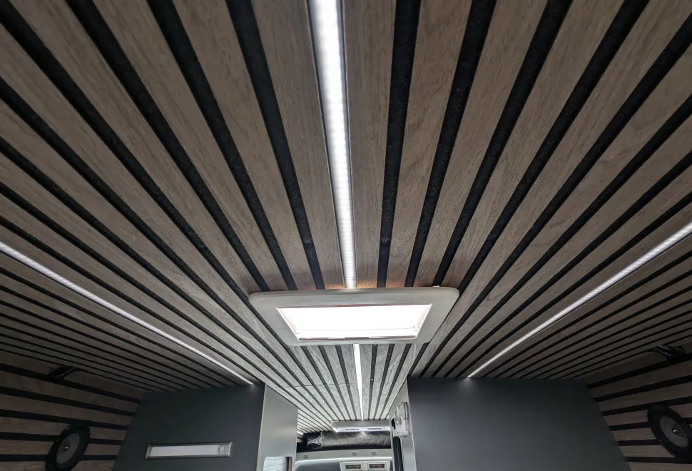  2022 LWB VW Crafter