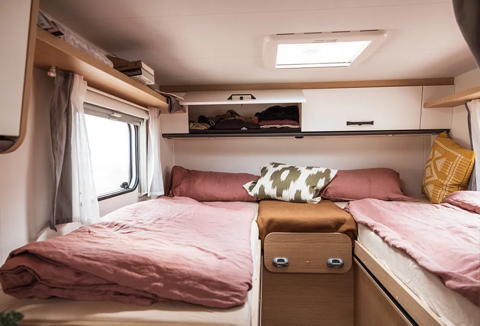 Sunlight Van Adventure V66 single beds