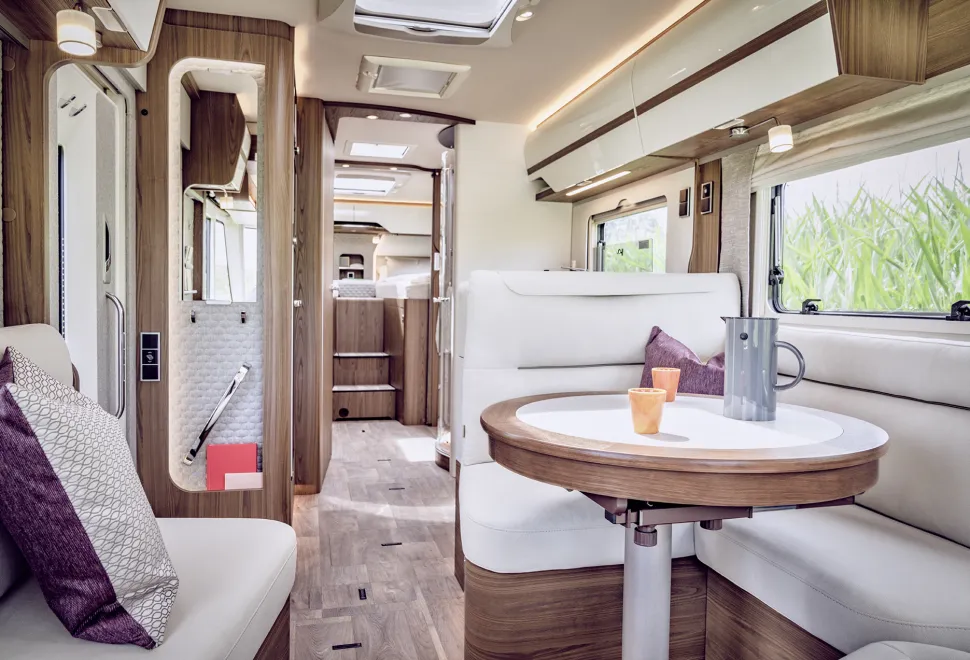 Hymer B-Clas Master Line I 880 interior