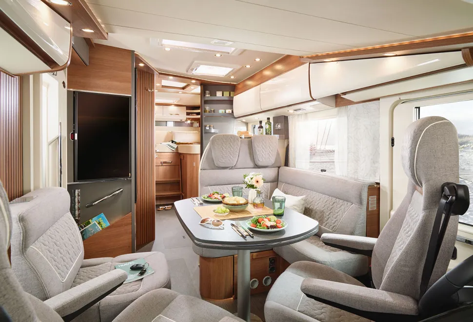 Carthago C2-tourer 1 147 RB-LE L interior from cab to rear