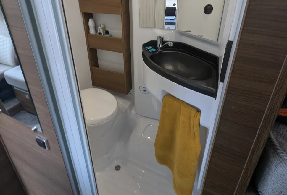 Benimar Tessoro T861 washroom