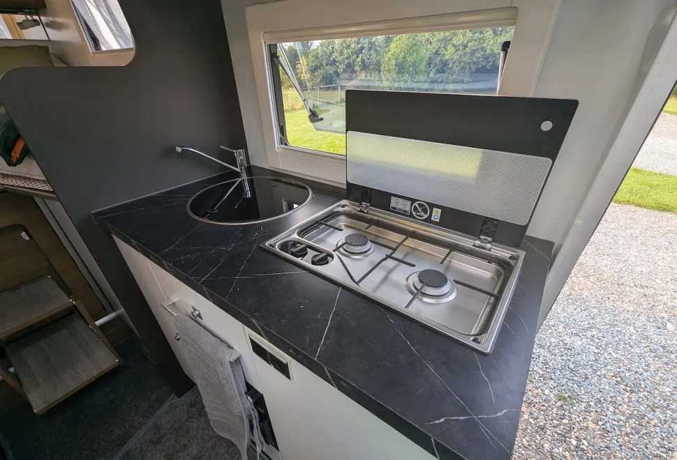 Benimar Tessoro T861 kitchen