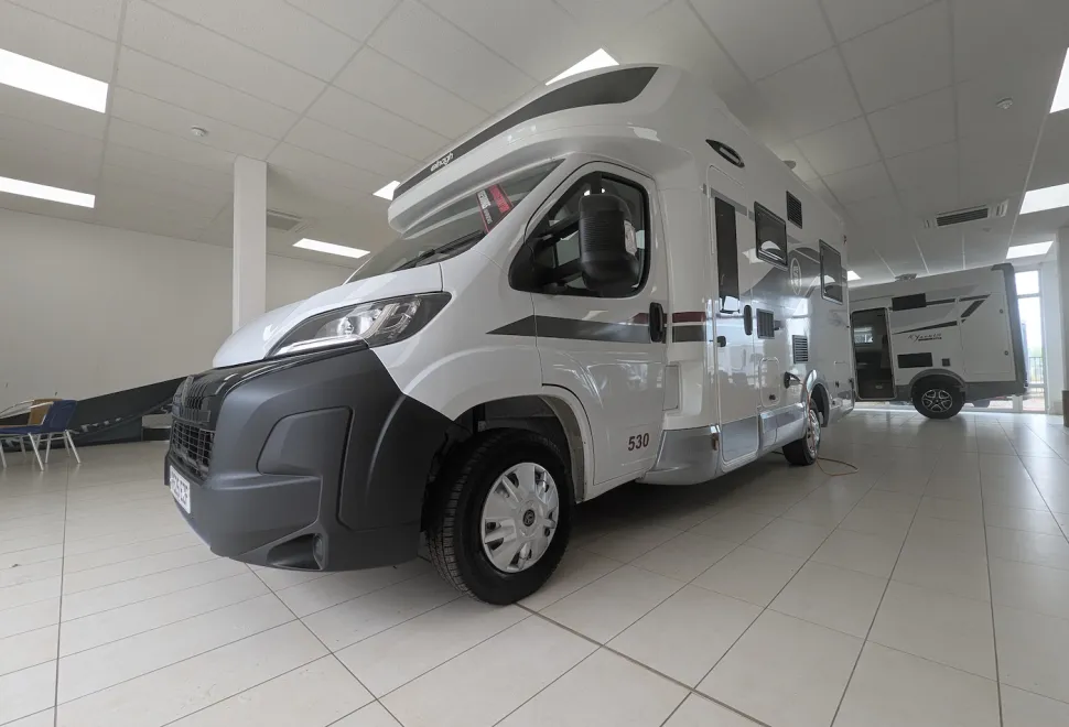 Elnagh Baron 530 exterior