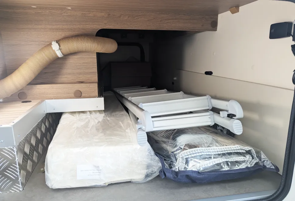 Elnagh Baron 530 external underlounge storage