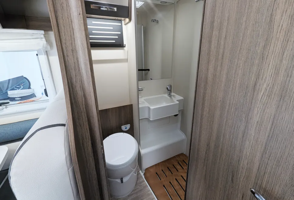 Elnagh Baron 530 interior showing washroom