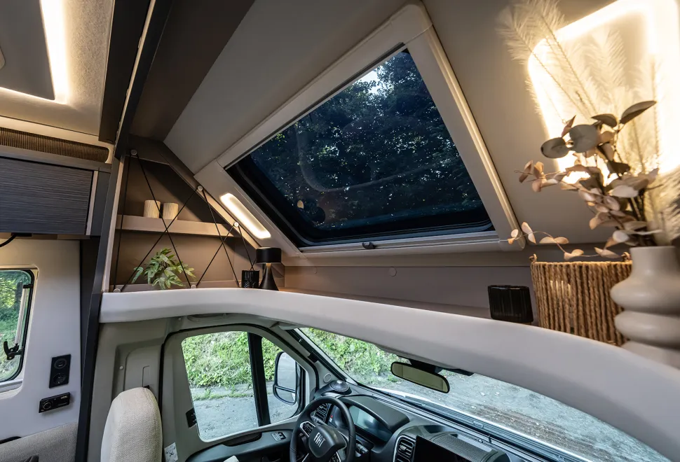 Frankia Next Cruiser rooflight
