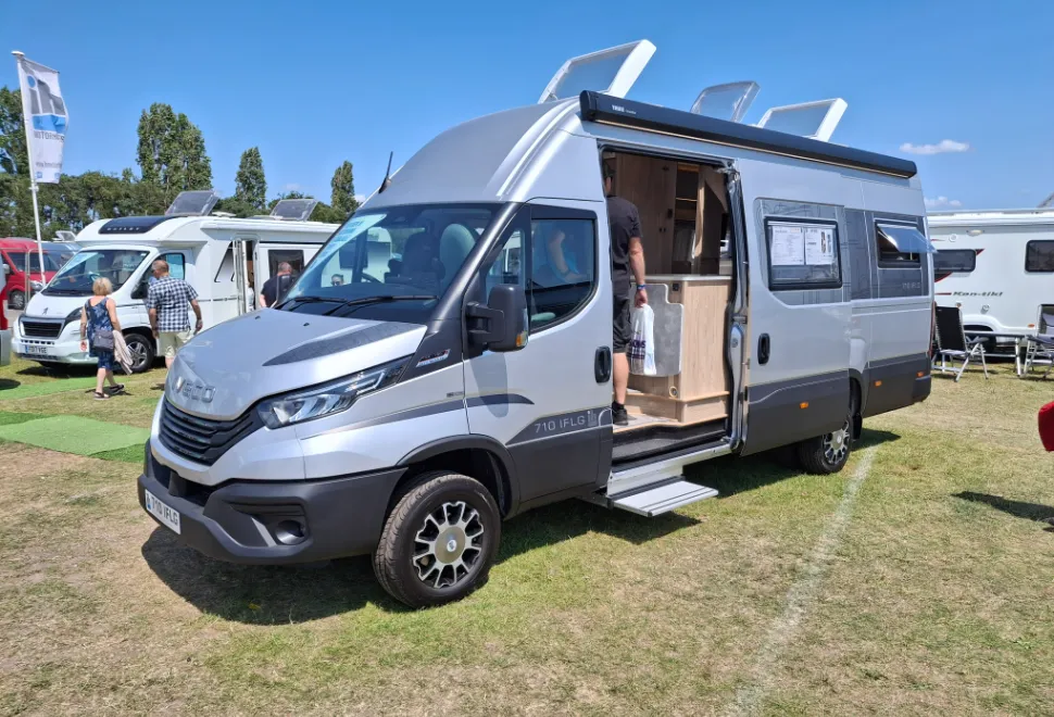 IH 710FLG