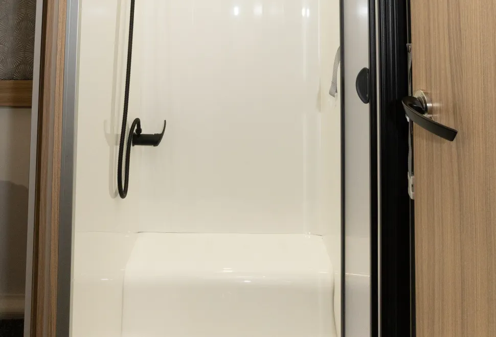 Bailey Pegasus Black Edition Messina Shower 