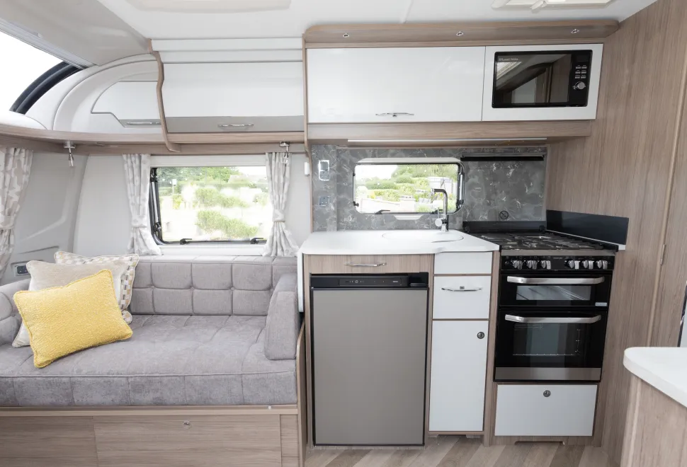 Coachman VIP 545_108 A marble-effect splashback injects a sophisticated look