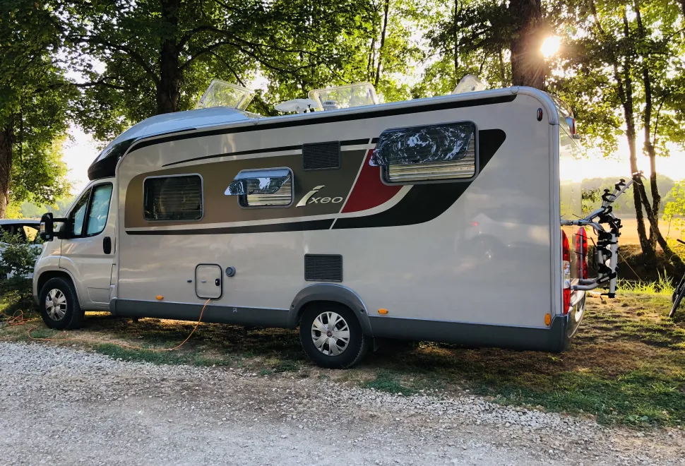 2016 Burstner- ixeo it 728 g