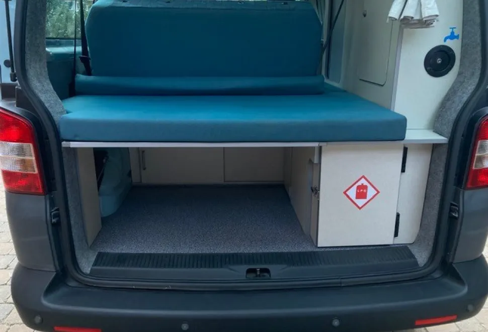 Bilbo Celex High Top 2.0 TDi 2012 on VWT5. 