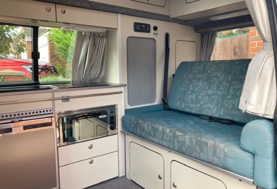 Bilbo Celex High Top 2.0 TDi 2012 on VWT5. 