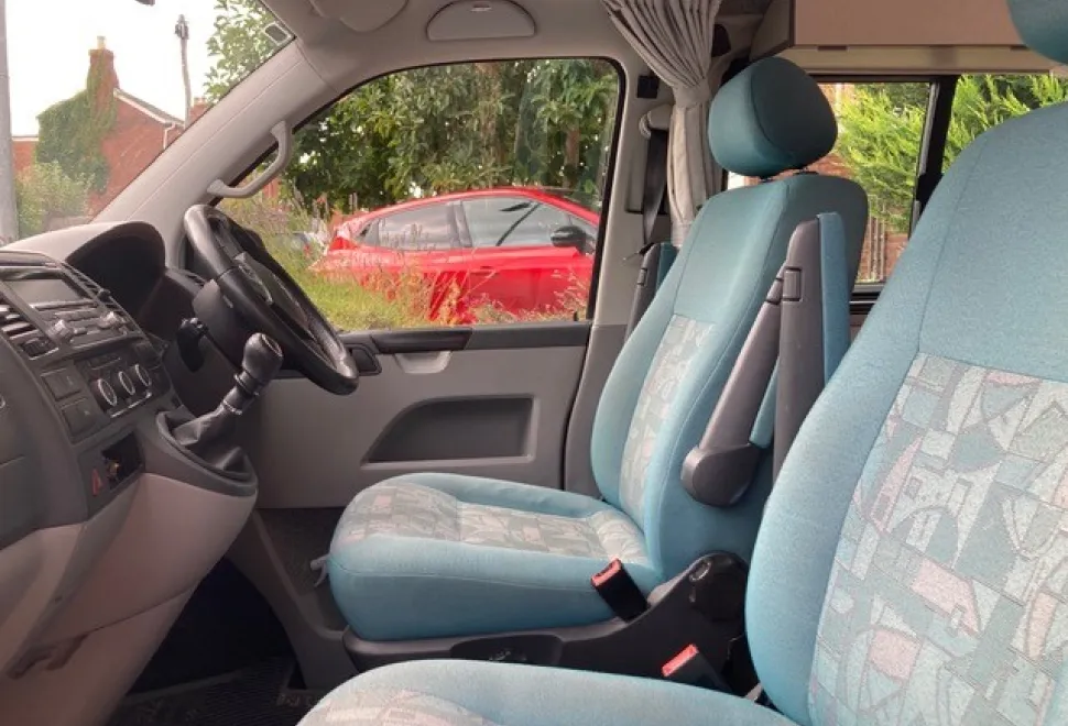 Bilbo Celex High Top 2.0 TDi 2012 on VWT5. 