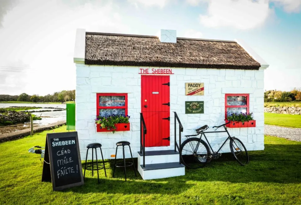 The Connemara, a thatched converted pub, cozy and moveable wherever